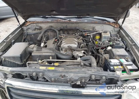 1999 Toyota Land Cruiser z USA, uszkodzony, nr VIN JT3HT05J9X0039454